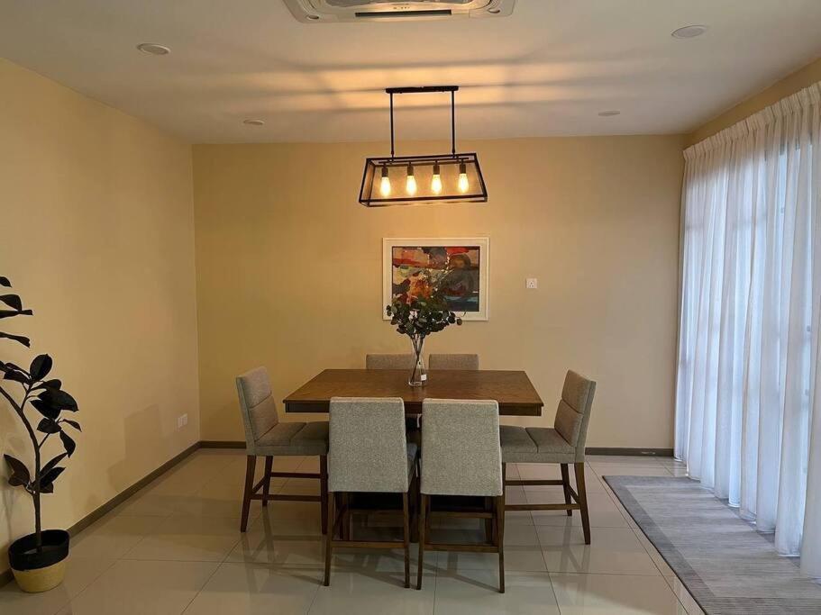 Rumah Saujana Klia Sepang Dış mekan fotoğraf